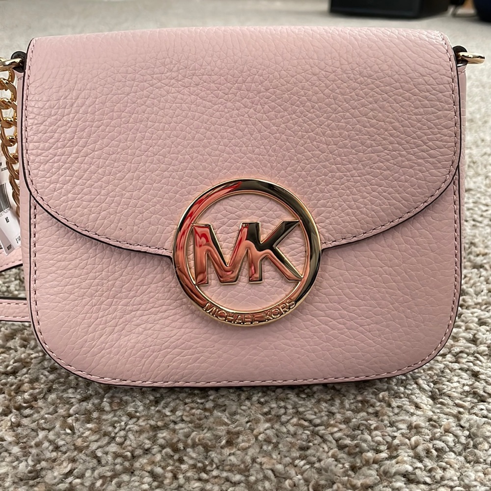 Micheal Kors leather cross body purse